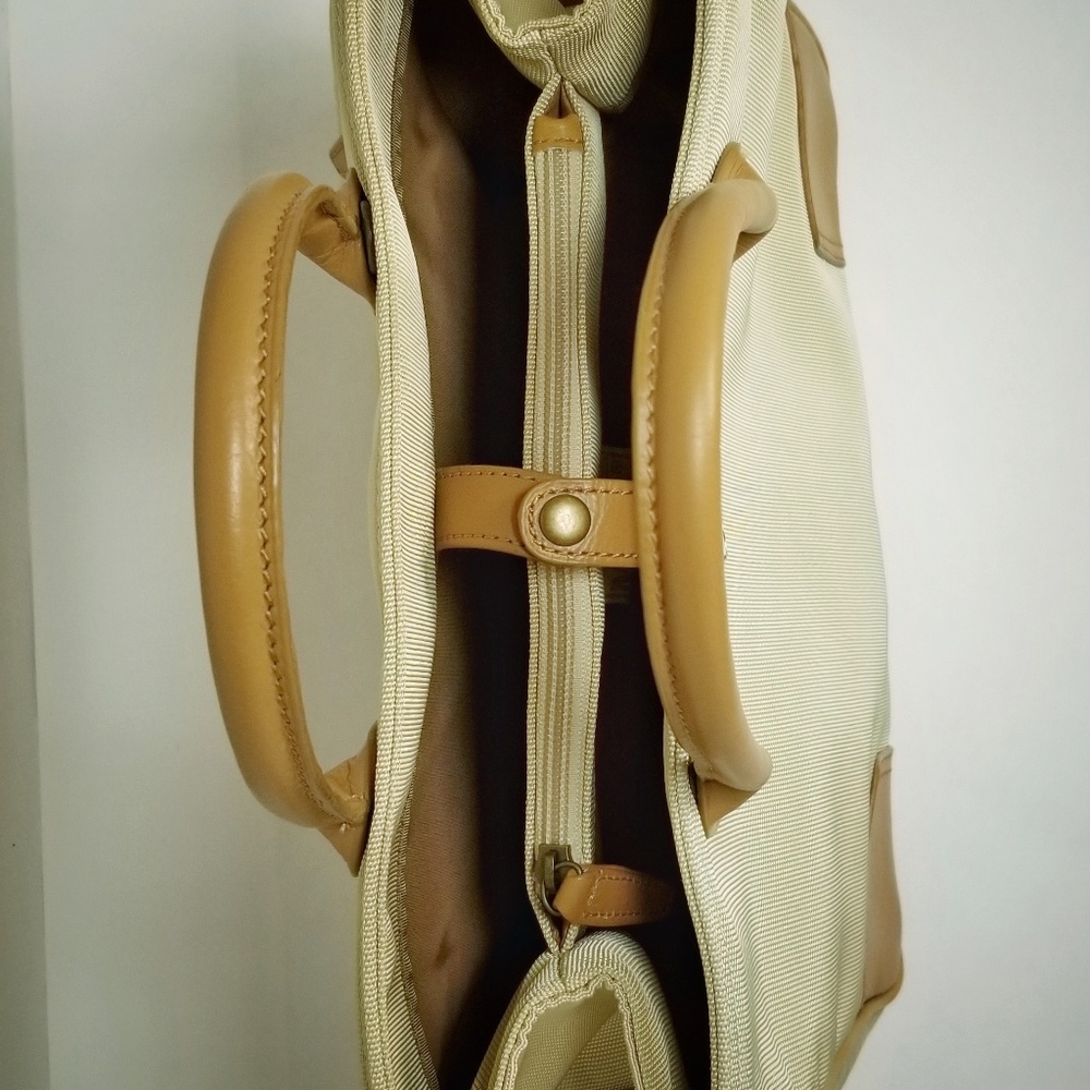 🎀 3/$20 Multipurpose Handbag - Picture 5 of 7
